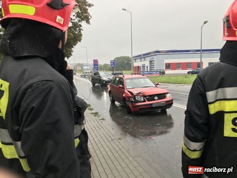 Zdjęcie w galerii na portalu naszraciborz.pl: Scenariusz zawsze ten sam. Chwila nieuwagi a potem korki  wiadomości z regionu