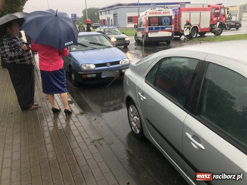 Zdjęcie w galerii na portalu naszraciborz.pl: Scenariusz zawsze ten sam. Chwila nieuwagi a potem korki  wiadomości z regionu
