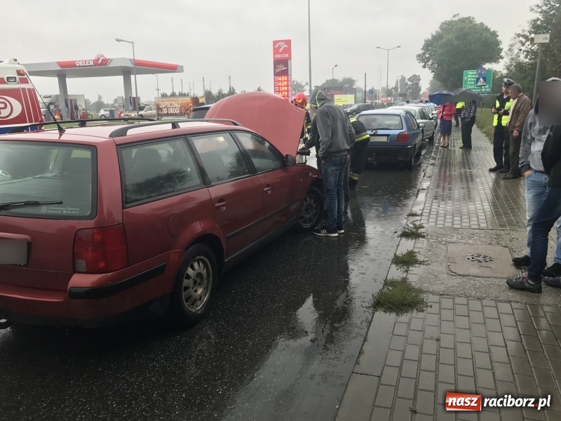 Zdjęcie w galerii na portalu naszraciborz.pl: Scenariusz zawsze ten sam. Chwila nieuwagi a potem korki  wiadomości z regionu