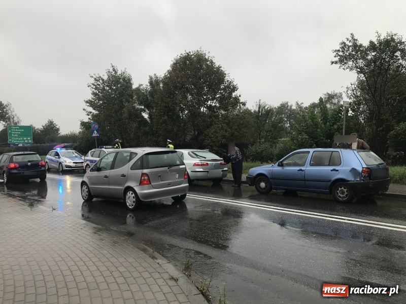 Zdjęcie w galerii na portalu naszraciborz.pl: Scenariusz zawsze ten sam. Chwila nieuwagi a potem korki  wiadomości z regionu