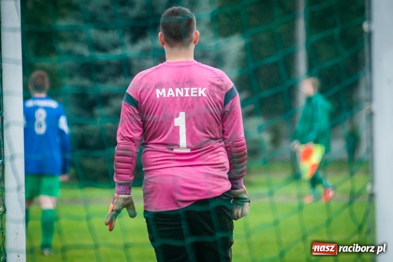 Zdjęcie w galerii na portalu naszraciborz.pl: Juniorzy Tworkowa zdemolowali rówieśników z Pawłowa wiadomości z regionu