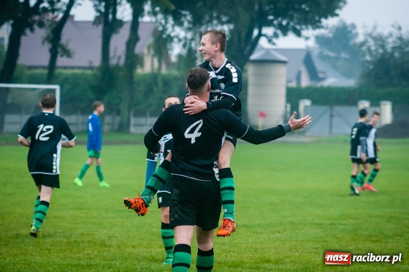 Zdjęcie w galerii na portalu naszraciborz.pl: Juniorzy Tworkowa zdemolowali rówieśników z Pawłowa wiadomości z regionu