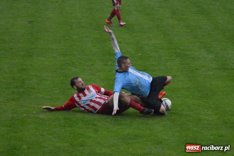 Zdjęcie w galerii na portalu naszraciborz.pl: Horror w Rogowie. Górki Śląskie nadal niepokonane! wiadomości z regionu