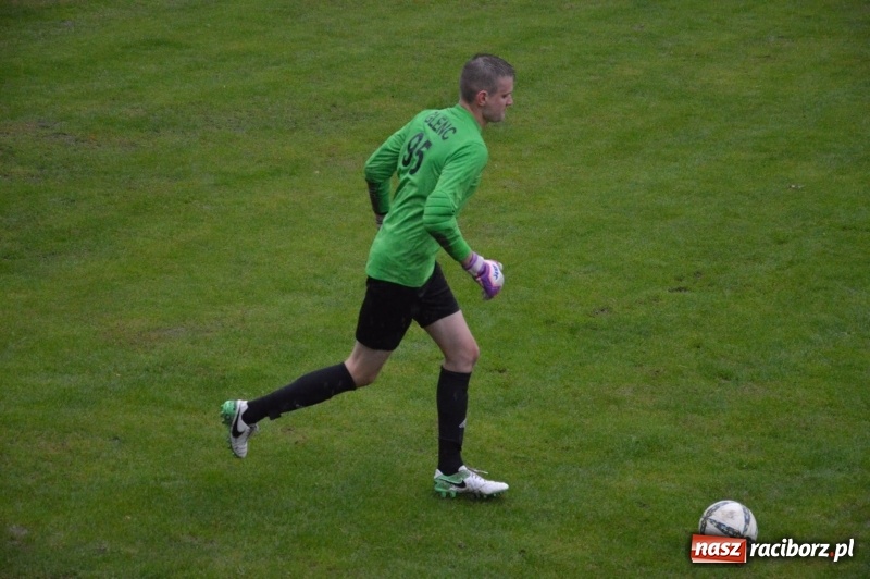 Zdjęcie w galerii na portalu naszraciborz.pl: Horror w Rogowie. Górki Śląskie nadal niepokonane! wiadomości z regionu