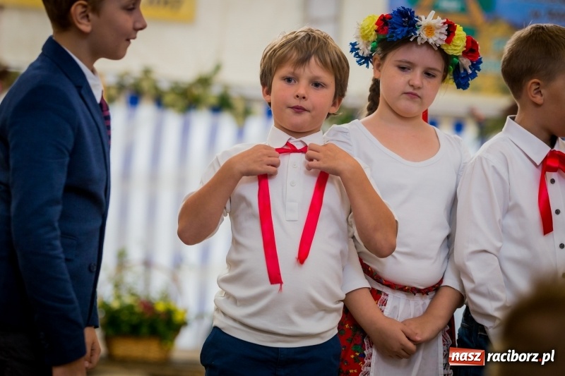Zdjęcie w galerii na portalu naszraciborz.pl: Występy artystyczne na dożynkach miejskich  wiadomości z regionu