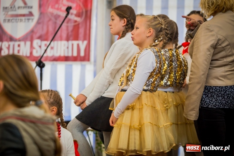 Zdjęcie w galerii na portalu naszraciborz.pl: Występy artystyczne na dożynkach miejskich  wiadomości z regionu
