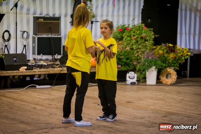 Zdjęcie w galerii na portalu naszraciborz.pl: Występy artystyczne na dożynkach miejskich  wiadomości z regionu