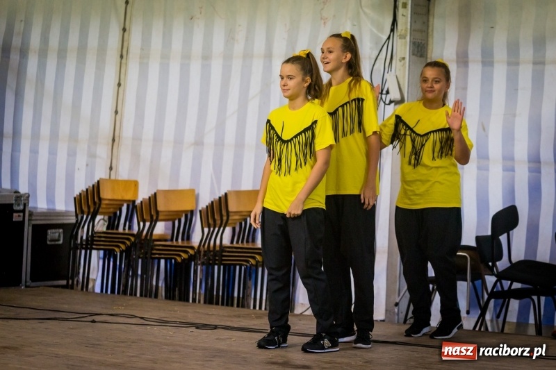 Zdjęcie w galerii na portalu naszraciborz.pl: Występy artystyczne na dożynkach miejskich  wiadomości z regionu