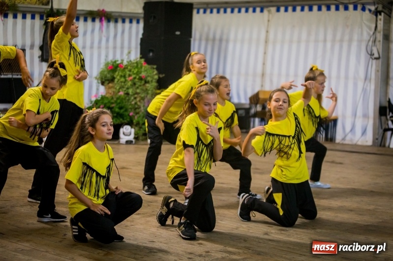 Zdjęcie w galerii na portalu naszraciborz.pl: Występy artystyczne na dożynkach miejskich  wiadomości z regionu