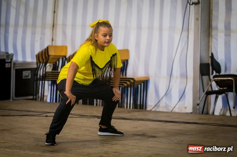 Zdjęcie w galerii na portalu naszraciborz.pl: Występy artystyczne na dożynkach miejskich  wiadomości z regionu