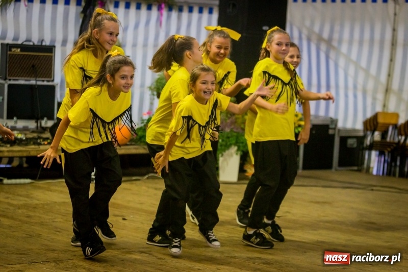 Zdjęcie w galerii na portalu naszraciborz.pl: Występy artystyczne na dożynkach miejskich  wiadomości z regionu