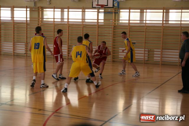 Zdjęcie w galerii na portalu naszraciborz.pl: Zaproszenie na rozgrywki koszykarzy wiadomości z regionu
