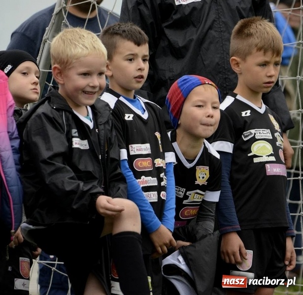 Zdjęcie w galerii na portalu naszraciborz.pl: Żaki Młodsze Tworkowa wygrały Ligę Europy w czasie turnieju Tychy Cup 2017 wiadomości z regionu