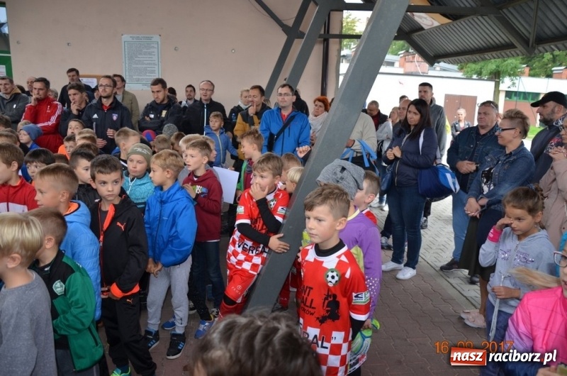 Zdjęcie w galerii na portalu naszraciborz.pl: Żaki Młodsze Tworkowa wygrały Ligę Europy w czasie turnieju Tychy Cup 2017 wiadomości z regionu