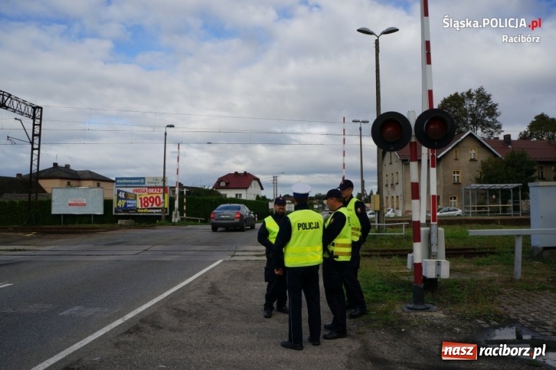 Zdjęcie w galerii na portalu naszraciborz.pl: Bezpieczny przejazd - wspólne działania mundurowych wiadomości z regionu