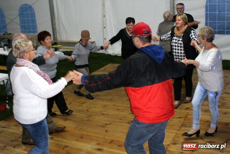 Zdjęcie w galerii na portalu naszraciborz.pl: Z sercem na dłoni. Kobiety Aktywne z Nędzy integrują mieszkańców wiadomości z regionu