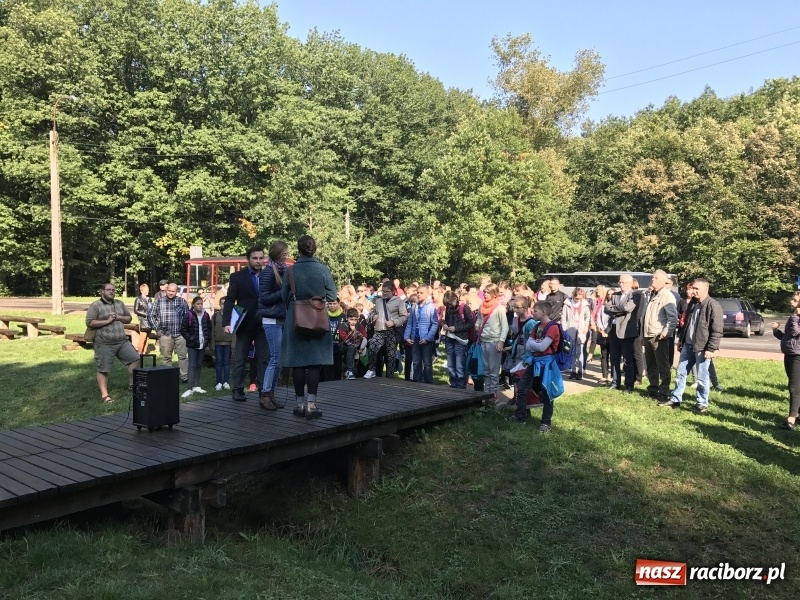 Zdjęcie w galerii na portalu naszraciborz.pl: W lesie Obora otwarto Zieloną Klasę. Sporo atrakcji dla najmłodszych wiadomości z regionu