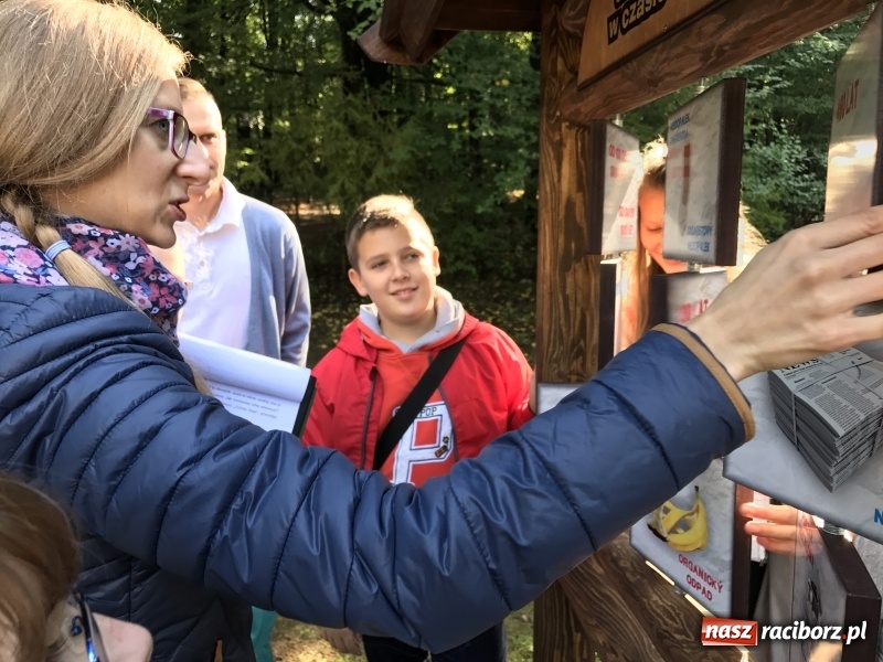 Zdjęcie w galerii na portalu naszraciborz.pl: W lesie Obora otwarto Zieloną Klasę. Sporo atrakcji dla najmłodszych wiadomości z regionu