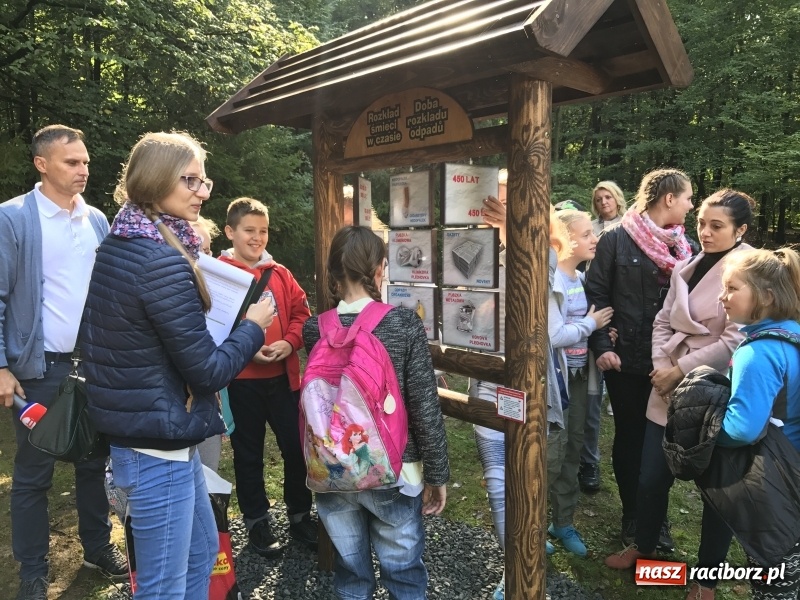 Zdjęcie w galerii na portalu naszraciborz.pl: W lesie Obora otwarto Zieloną Klasę. Sporo atrakcji dla najmłodszych wiadomości z regionu