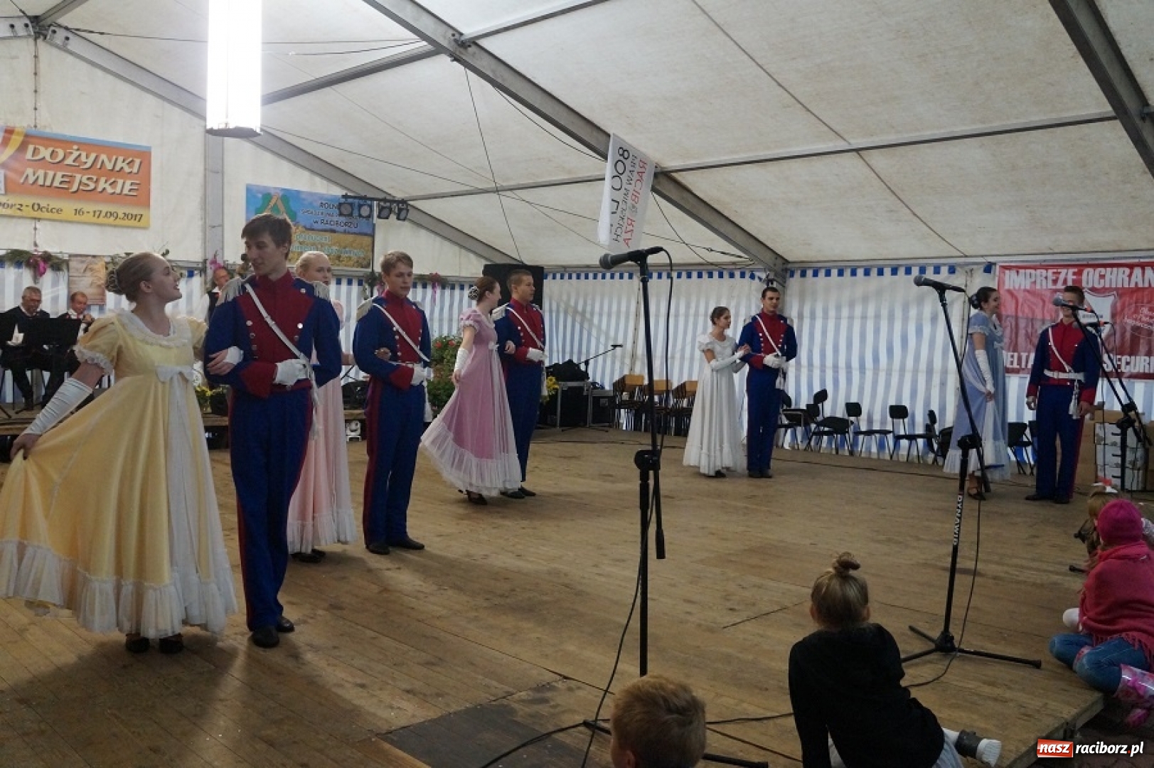 Zdjęcie w galerii na portalu naszraciborz.pl: Występy zespołów RCK podczas dożynek miejskich w Ocicach wiadomości z regionu