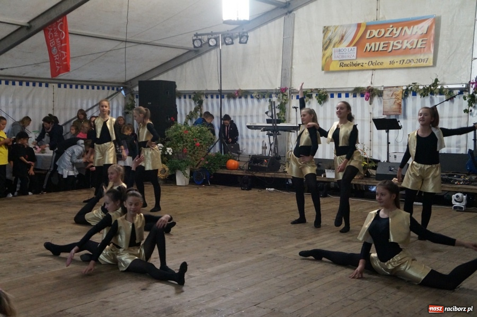 Zdjęcie w galerii na portalu naszraciborz.pl: Występy zespołów RCK podczas dożynek miejskich w Ocicach wiadomości z regionu