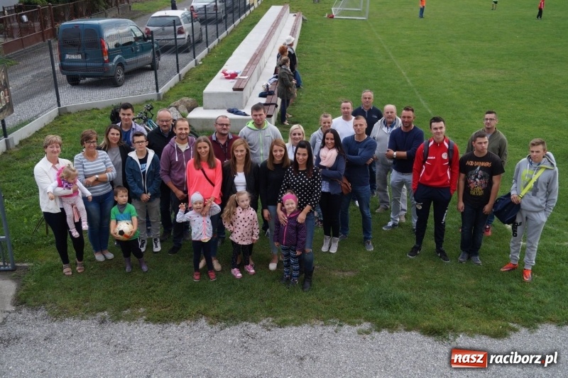 Zdjęcie w galerii na portalu naszraciborz.pl: W Zawadzie Książęcej oficjalnie otwarto ogólnodostępną siłownię wiadomości z regionu