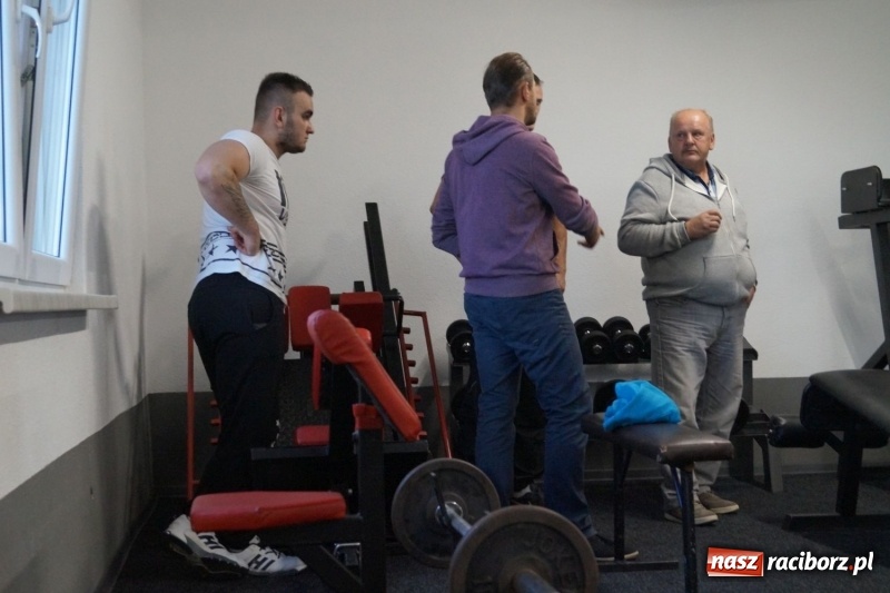 Zdjęcie w galerii na portalu naszraciborz.pl: W Zawadzie Książęcej oficjalnie otwarto ogólnodostępną siłownię wiadomości z regionu