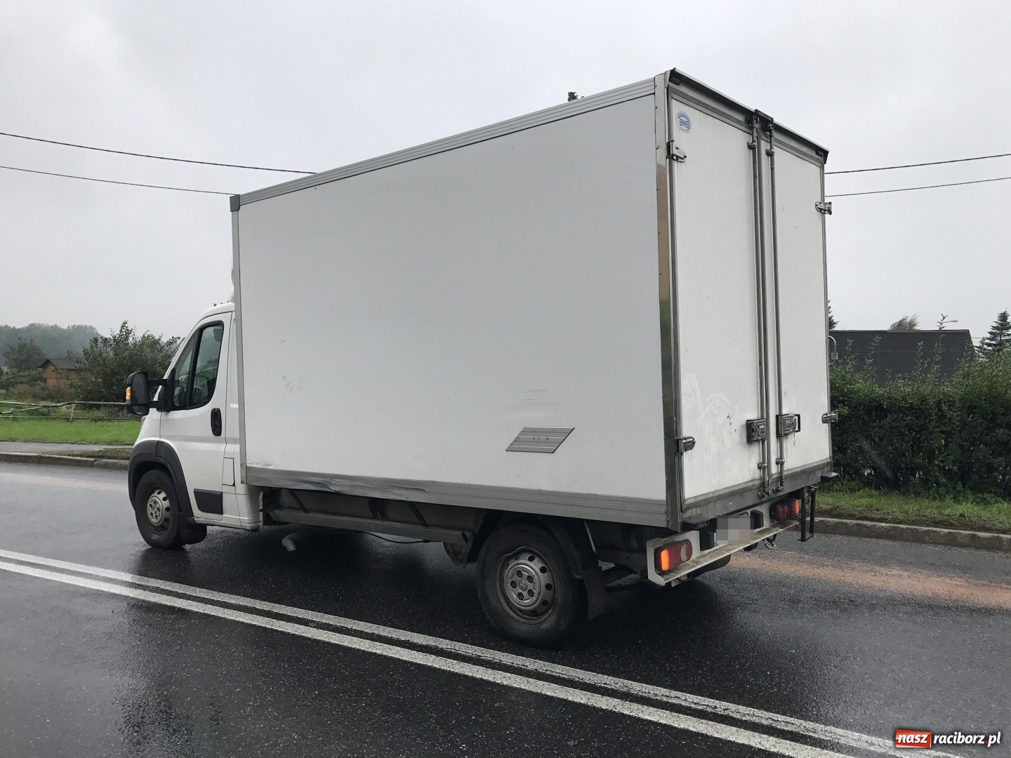 Zdjęcie w galerii na portalu naszraciborz.pl: Zderzenie fiata i samochodu dostawczego na Kozielskiej w Raciborzu wiadomości z regionu