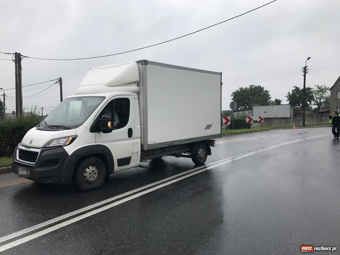 Zdjęcie w galerii na portalu naszraciborz.pl: Zderzenie fiata i samochodu dostawczego na Kozielskiej w Raciborzu wiadomości z regionu