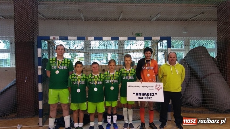 Zdjęcie w galerii na portalu naszraciborz.pl: Złoto drużyny Animusz Racibórz w halowym turnieju piłki nożnej w Rudzie Śląskiej wiadomości z regionu