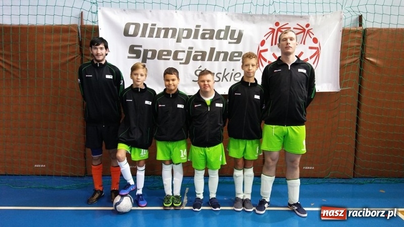 Zdjęcie w galerii na portalu naszraciborz.pl: Złoto drużyny Animusz Racibórz w halowym turnieju piłki nożnej w Rudzie Śląskiej wiadomości z regionu