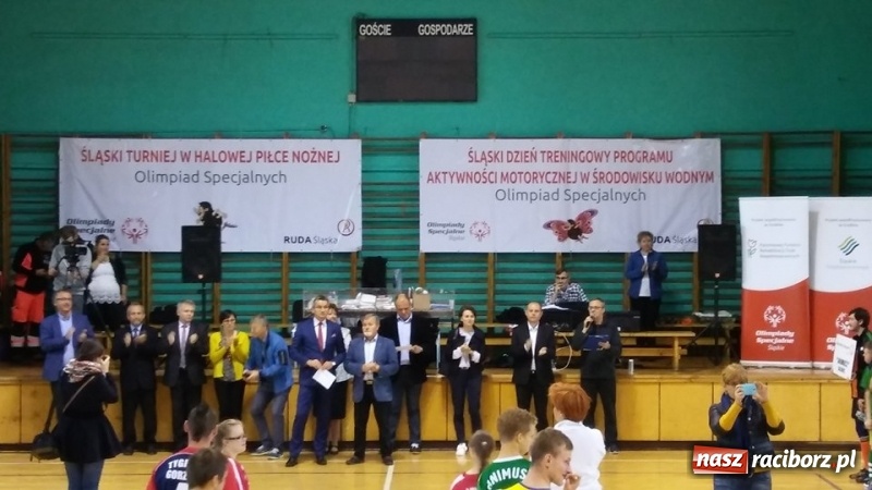 Zdjęcie w galerii na portalu naszraciborz.pl: Złoto drużyny Animusz Racibórz w halowym turnieju piłki nożnej w Rudzie Śląskiej wiadomości z regionu