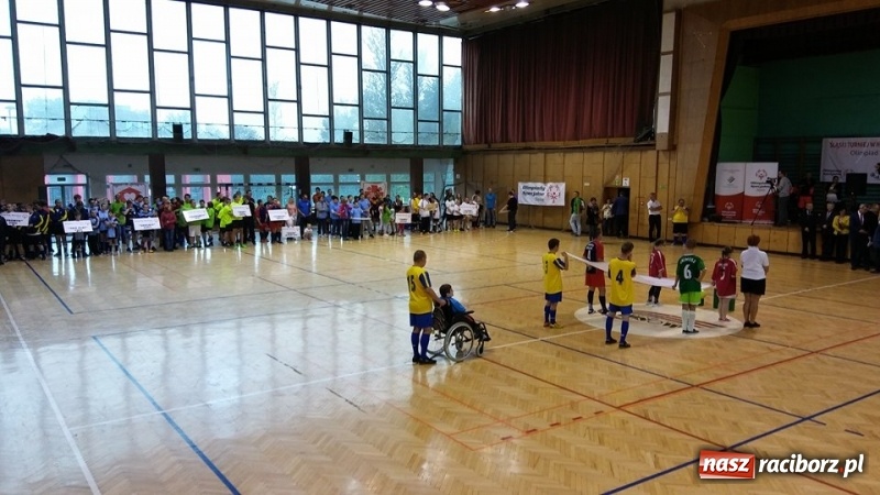 Zdjęcie w galerii na portalu naszraciborz.pl: Złoto drużyny Animusz Racibórz w halowym turnieju piłki nożnej w Rudzie Śląskiej wiadomości z regionu