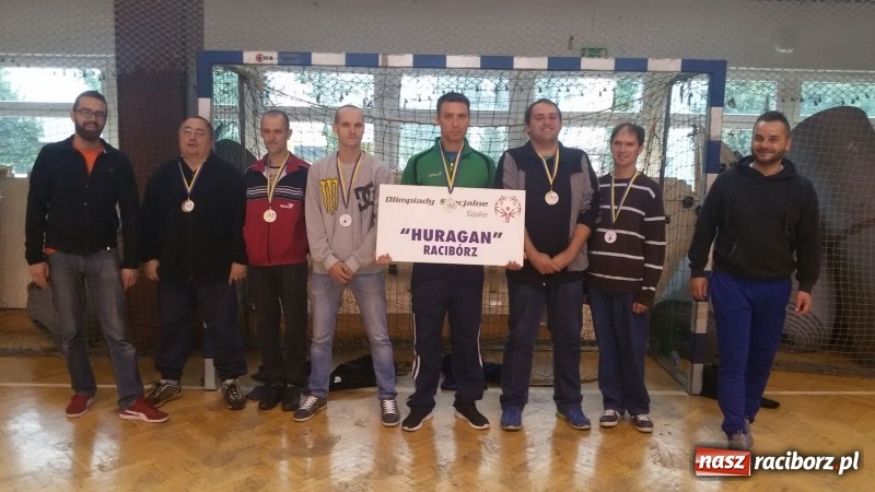 Zdjęcie w galerii na portalu naszraciborz.pl: Uczestnicy raciborskiego WTZ ze złotem wiadomości z regionu
