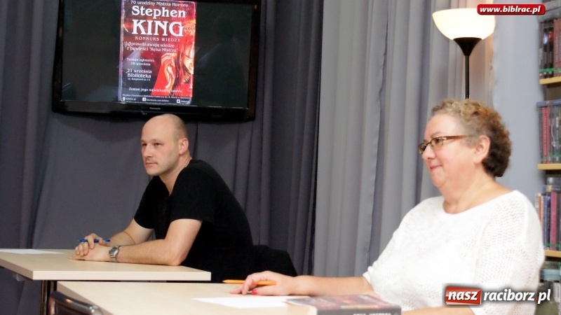 Zdjęcie w galerii na portalu naszraciborz.pl: 70. urodziny Stephena Kinga w raciborskiej bibliotece wiadomości z regionu