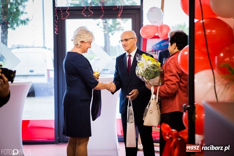 Zdjęcie w galerii na portalu naszraciborz.pl: Hurtownia Elektryczna EL-BIS powróciła w nowej odsłonie wiadomości z regionu