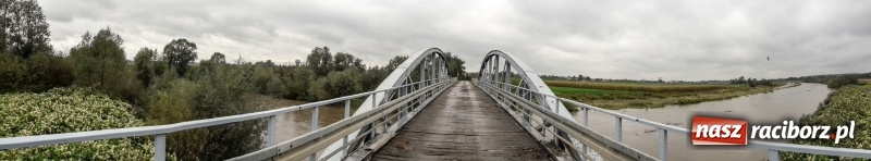 Zdjęcie w galerii na portalu naszraciborz.pl: Odra znów blisko raciborskiej plaży i bulwarów wiadomości z regionu