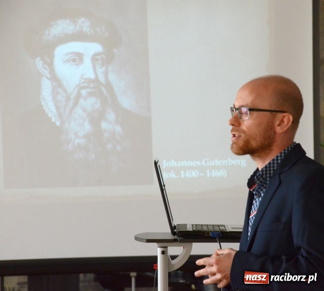 Zdjęcie w galerii na portalu naszraciborz.pl: Historia raciborskiego drukarstwa na nowej wystawie w Muzeum  wiadomości z regionu