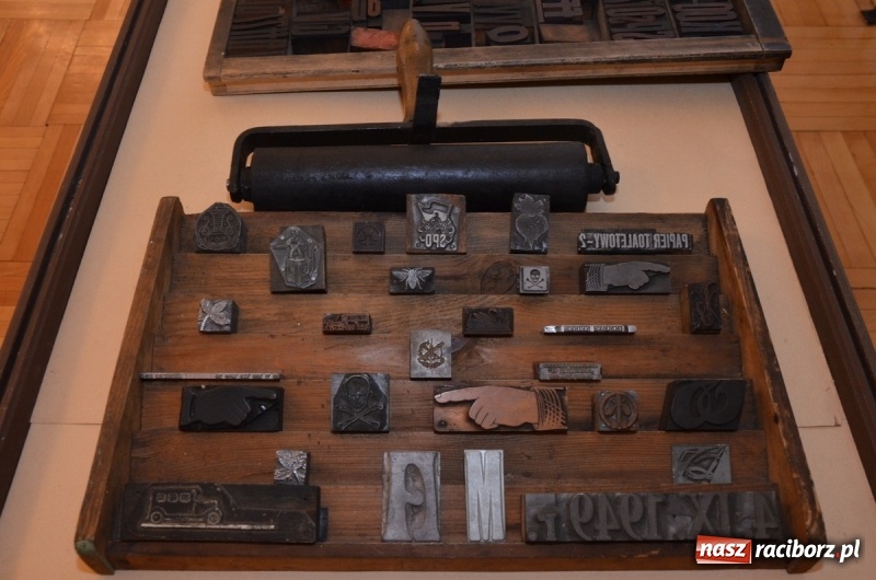 Zdjęcie w galerii na portalu naszraciborz.pl: Historia raciborskiego drukarstwa na nowej wystawie w Muzeum  wiadomości z regionu