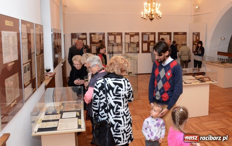 Zdjęcie w galerii na portalu naszraciborz.pl: Historia raciborskiego drukarstwa na nowej wystawie w Muzeum  wiadomości z regionu