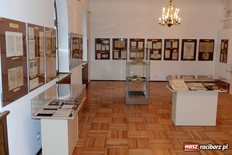 Zdjęcie w galerii na portalu naszraciborz.pl: Historia raciborskiego drukarstwa na nowej wystawie w Muzeum  wiadomości z regionu