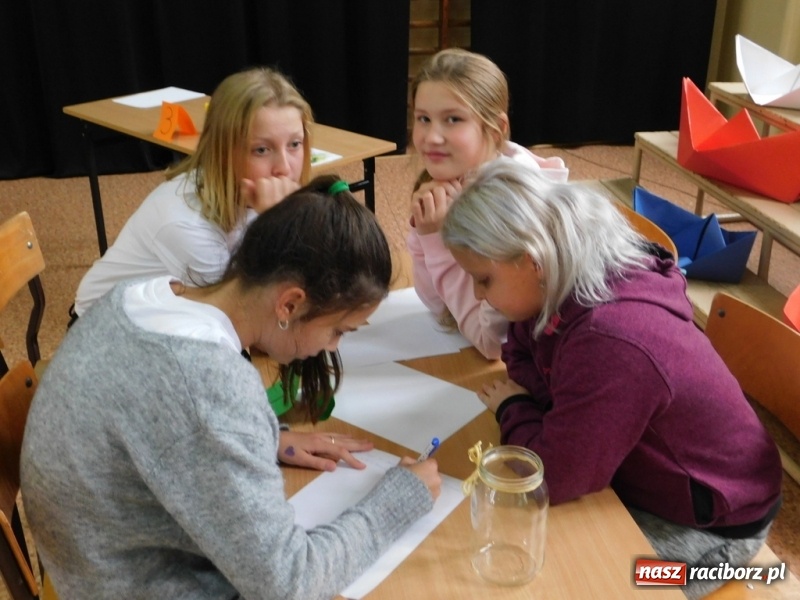 Zdjęcie w galerii na portalu naszraciborz.pl: Podsumowanie polsko-czeskiego projektu Janka i Honza- ekologiczni badacze w SP 4 wiadomości z regionu