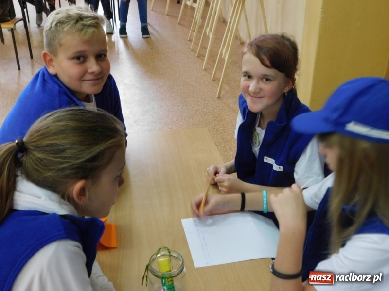 Zdjęcie w galerii na portalu naszraciborz.pl: Podsumowanie polsko-czeskiego projektu Janka i Honza- ekologiczni badacze w SP 4 wiadomości z regionu