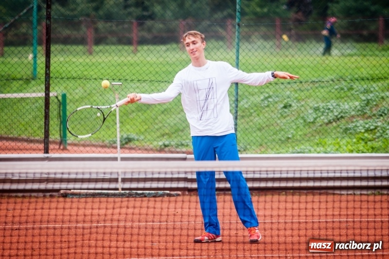 Zdjęcie w galerii na portalu naszraciborz.pl: Mistrzostwa Raciborza w tenisie ziemnym na kortach OSiR-u wiadomości z regionu