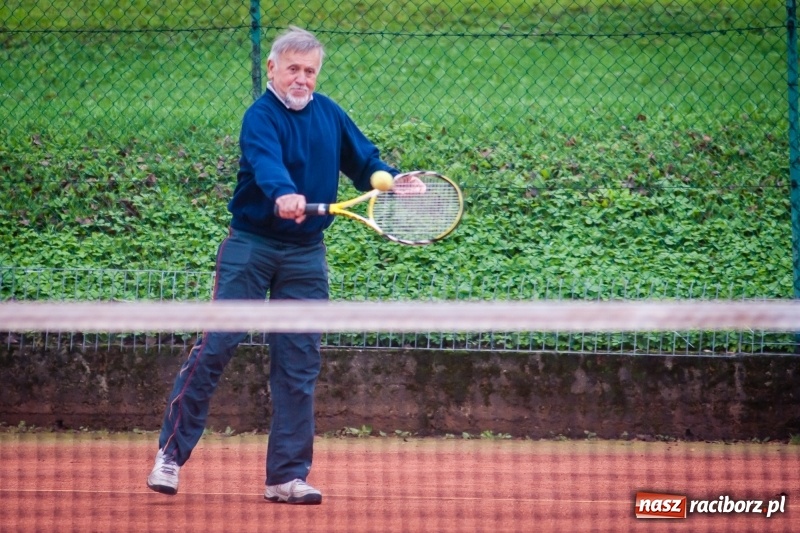 Zdjęcie w galerii na portalu naszraciborz.pl: Mistrzostwa Raciborza w tenisie ziemnym na kortach OSiR-u wiadomości z regionu