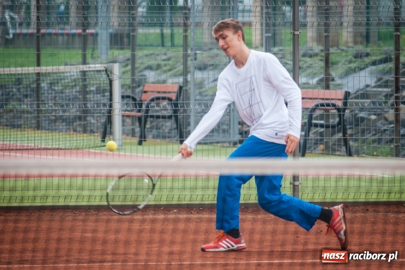 Zdjęcie w galerii na portalu naszraciborz.pl: Mistrzostwa Raciborza w tenisie ziemnym na kortach OSiR-u wiadomości z regionu
