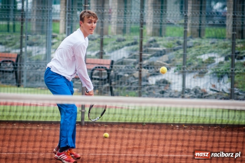 Zdjęcie w galerii na portalu naszraciborz.pl: Mistrzostwa Raciborza w tenisie ziemnym na kortach OSiR-u wiadomości z regionu