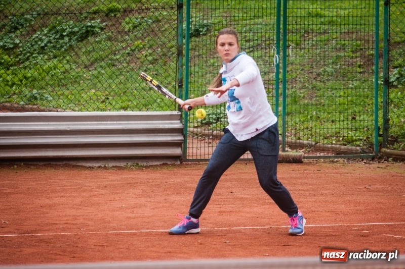 Zdjęcie w galerii na portalu naszraciborz.pl: Mistrzostwa Raciborza w tenisie ziemnym na kortach OSiR-u wiadomości z regionu