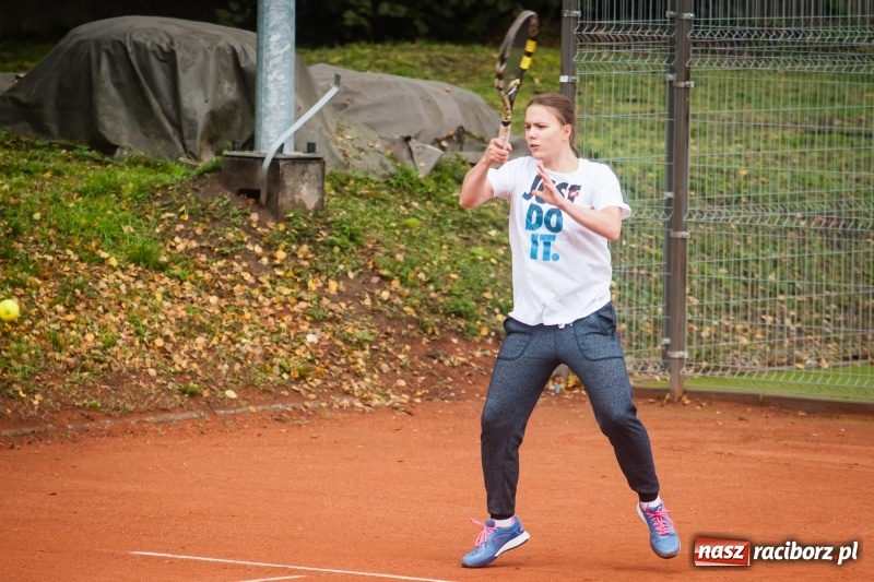 Zdjęcie w galerii na portalu naszraciborz.pl: Mistrzostwa Raciborza w tenisie ziemnym na kortach OSiR-u wiadomości z regionu
