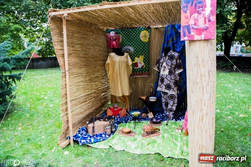 Zdjęcie w galerii na portalu naszraciborz.pl: Młodzi dla Kamerunu, czyli V Spotkanie z Afryką wiadomości z regionu